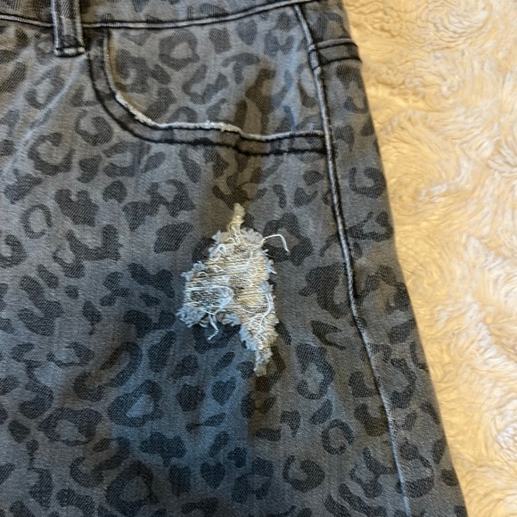 Easel Gray and Black Leopard Print Jean Shorts Distressed - Picture 2 of 5